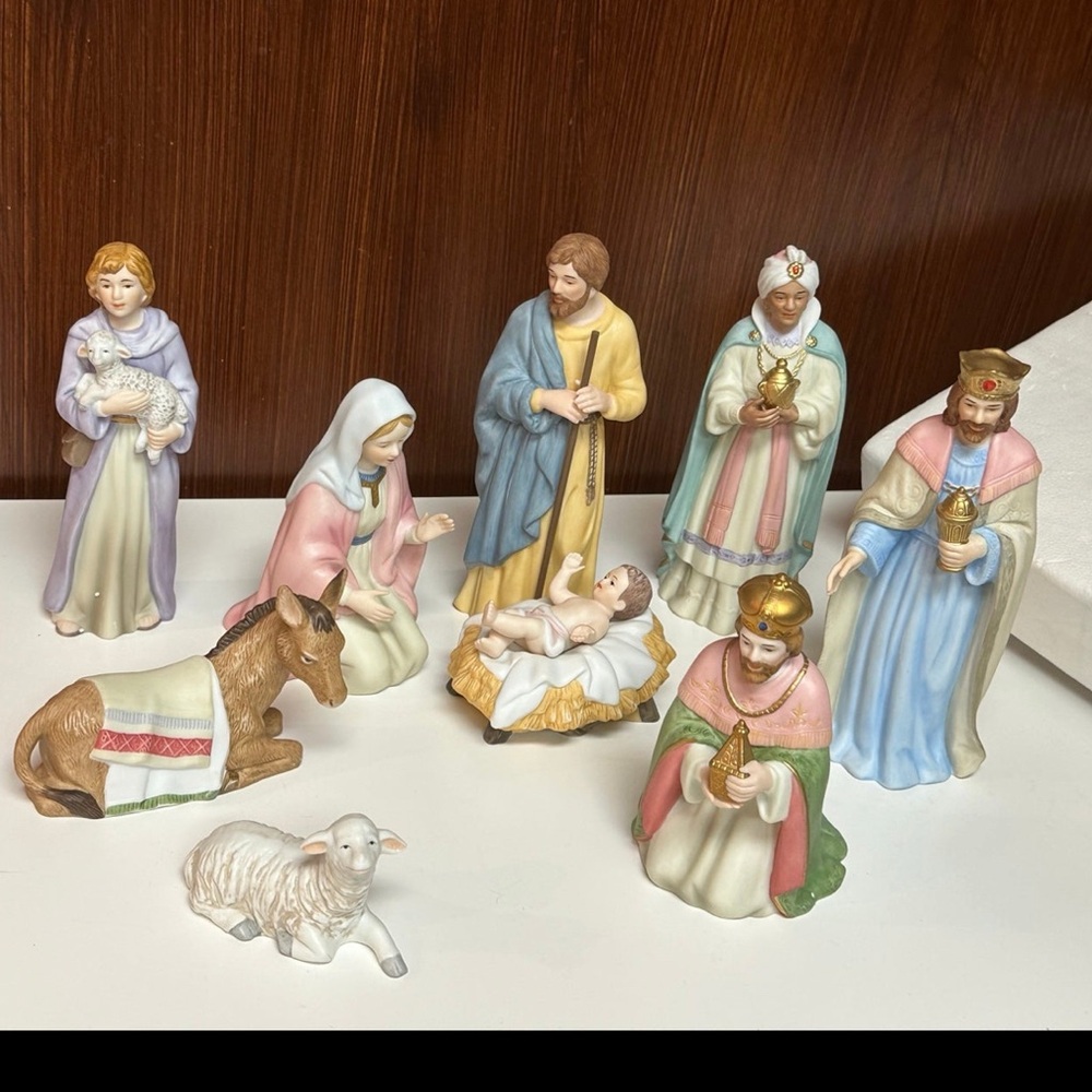 Home interiors Elegant Nativity Scene porcelain Figurine Set 10